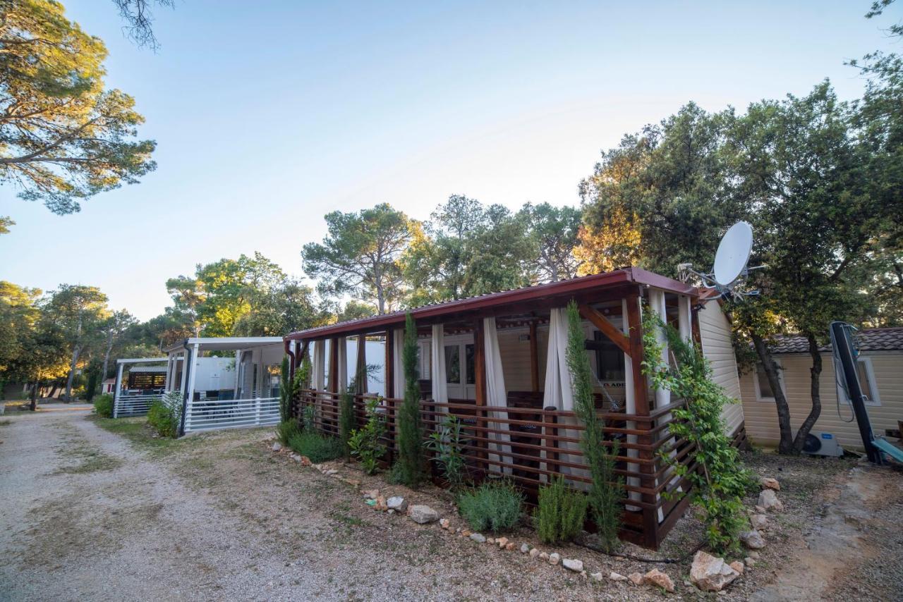 Mobile Home Cube, 3 Bedrooms, Free Parking, Wifi 比奥格勒·纳·莫鲁 外观 照片